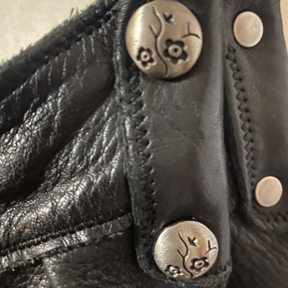 Lucky Brand slouchy black leather hobo bag. - Picture 13 of 16
